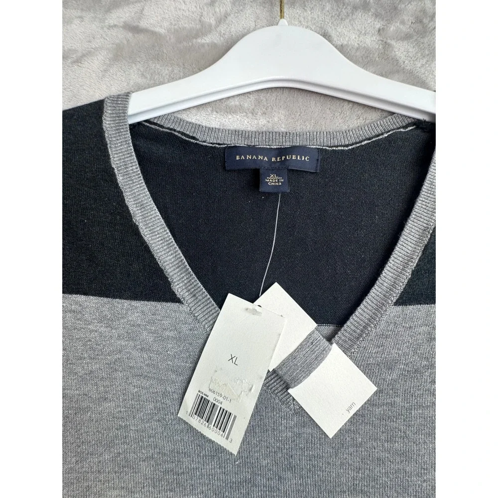 Banana Republic Mens XL Silk Blend V-Neck‎ Colorblock Sweater Grey Black New